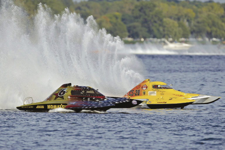 Mark Calitri reports Hydroplane racing returns to Kentucky10,000 plus