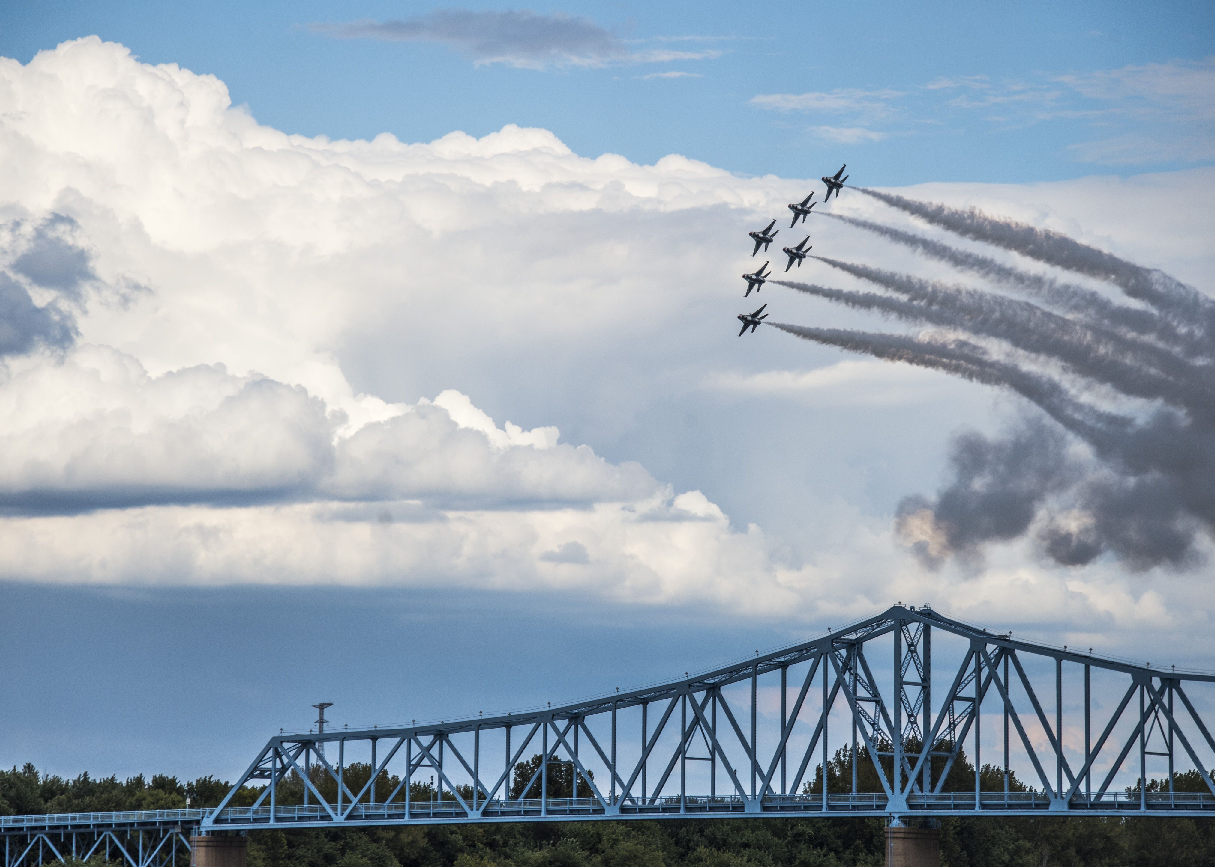 Air show crowd tops 70,000 over weekend Visit Owensboro, KY
